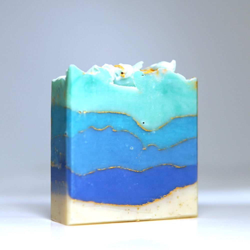 Mereranda kujutav naturaalne käsitööseep.