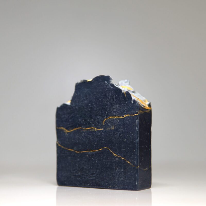 Vinge meesteseep, meestekas seep, must-kuldne seep kuldaväärt mehele