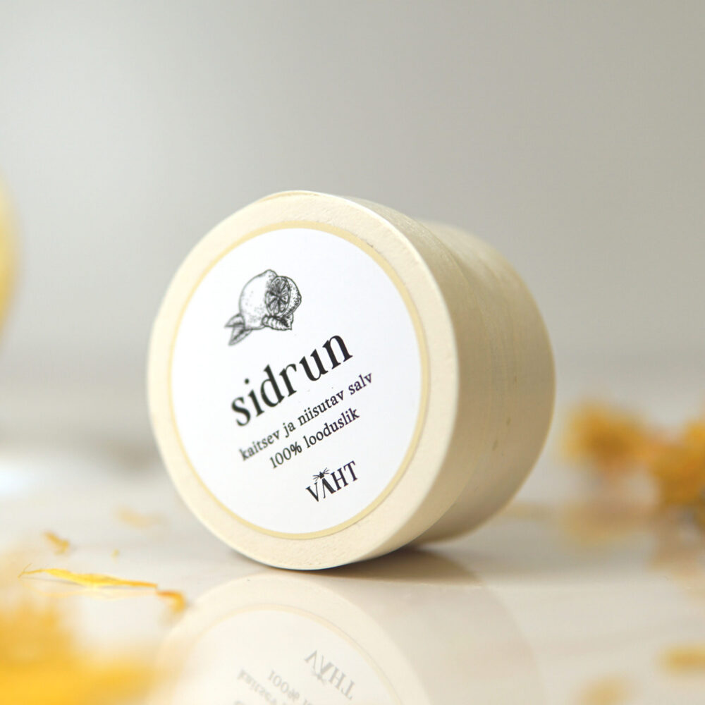 Tahke salv puitkarbis. Elegantne ümmargune väike puidust karp.